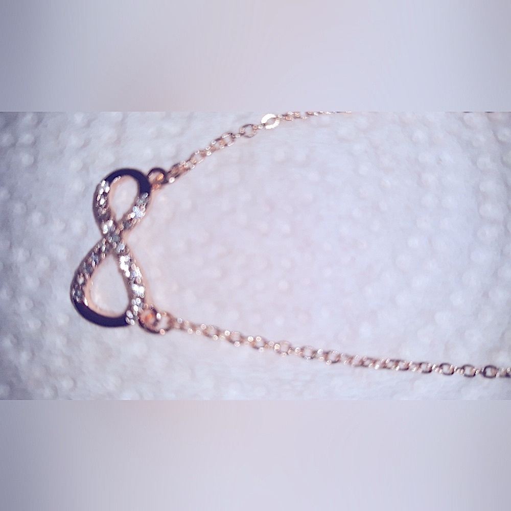 PRETTY Crystal Infinity Necklace 18k Gold Pl stainless steel 18-20" chain NEW - Picture 7 of 9
